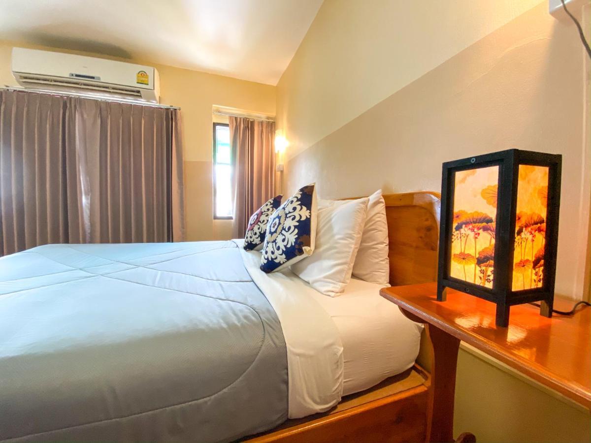 Funky Monkey Cnx - Guesthouse Чіангмай Екстер'єр фото